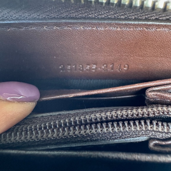 Authentic Gucci Brown Web Stripe Leather Zippy Wallet. P0076 - Picture 14 of 15